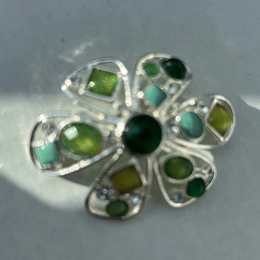 Vintage Flower Outline Blue Green Rhinestones /Cabochons  Silver Brooch classic